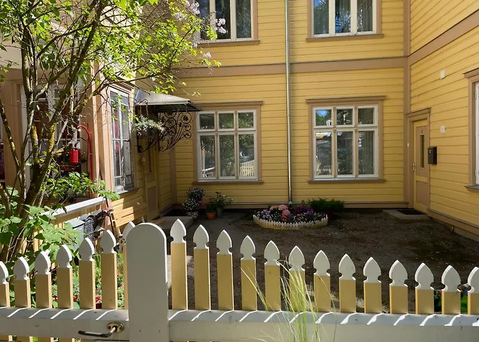 Spacious Supeluse Parnawa